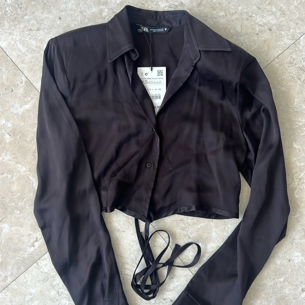 Satin Shoulder Pad Cropped Tie Blouse
